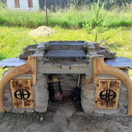 Chochlik Hotel Ustrzyki Dolne Buitenkant foto