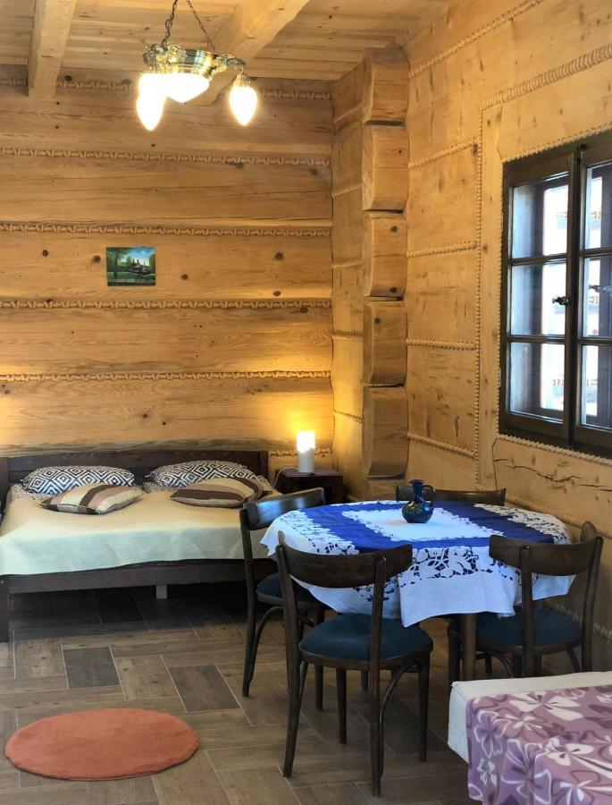 Chochlik Hotel Ustrzyki Dolne Buitenkant foto