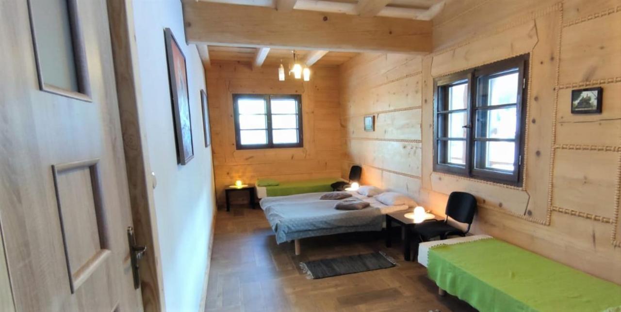 Chochlik Hotel Ustrzyki Dolne Buitenkant foto