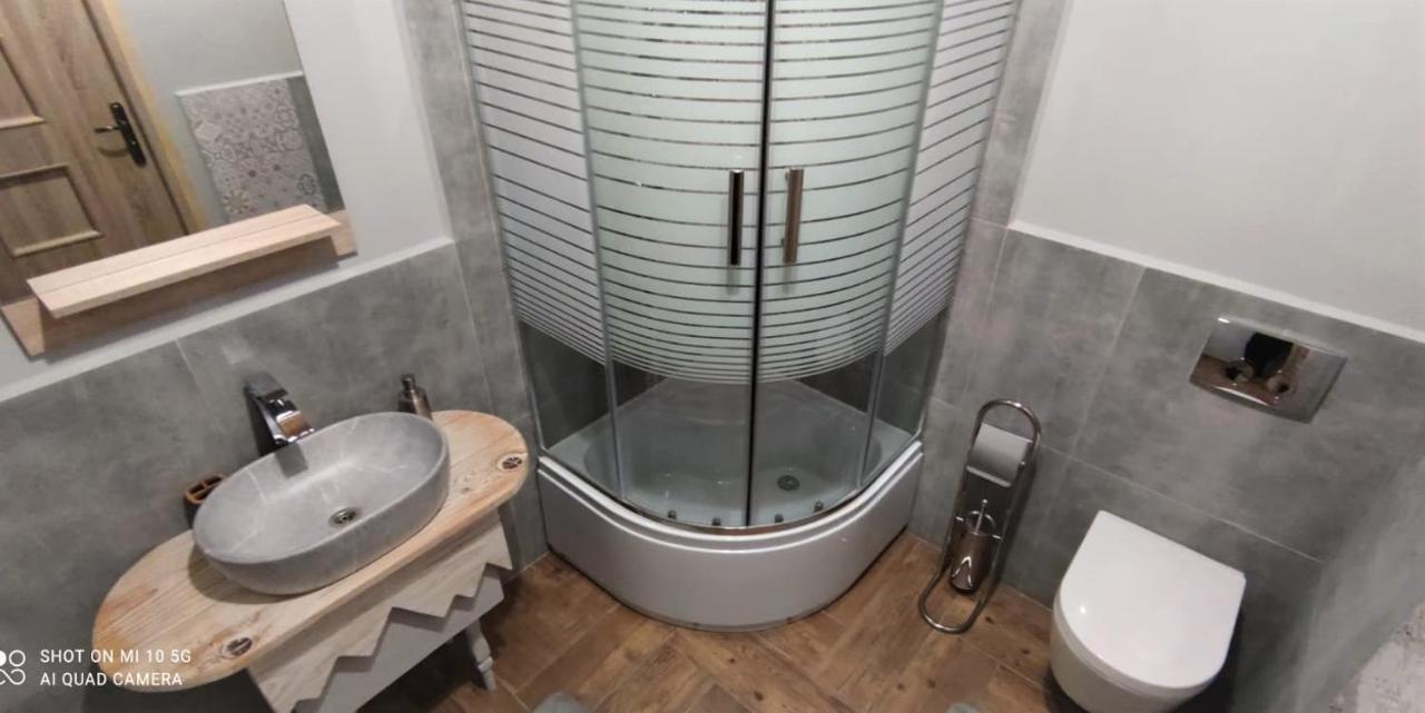 Chochlik Hotel Ustrzyki Dolne Buitenkant foto